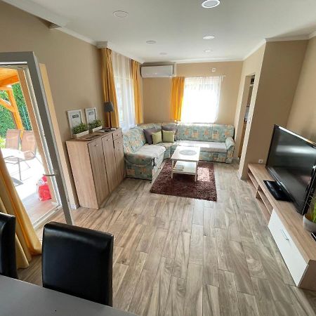 Lilla Apartman Balatonkeresztur Ngoại thất bức ảnh