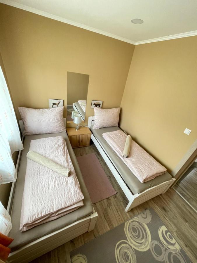 Lilla Apartman Balatonkeresztur Ngoại thất bức ảnh